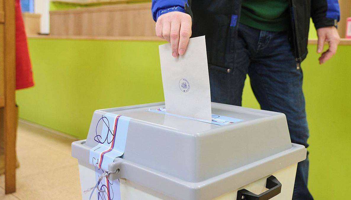 Zlín - Statutární město Zlín hledá zájemce o členství v okrskových volebních komisích pro říjnové volby do zastupitelstva města a Senátu PČR. Zájemci, kteří se chtějí podílet na organizaci a průběhu voleb, se mohou přihlásit online nebo osobně.