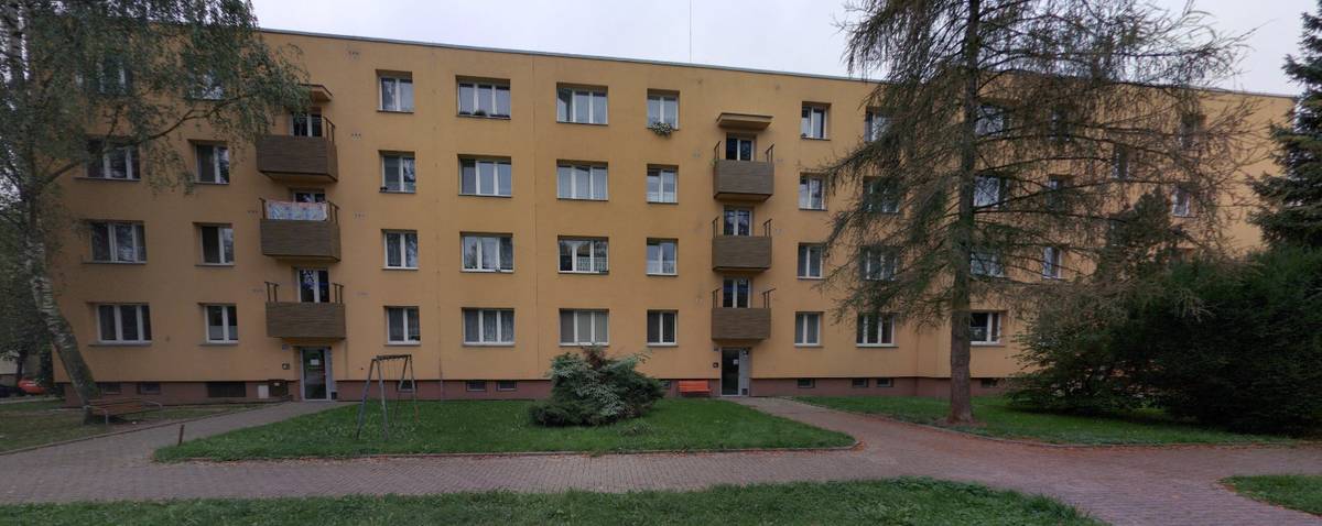 Město Rychvald nabízí k pronájmu 3 volné byty, které budou k dispozici od 1. 9. 2026. Byty se nacházejí v bytových domech na ulici Školní. Seznam volných bytů:  Školní 1516/11 – 4. NP, 52,24 m² (2+1) Školní 1517/12 – 4. NP, 53,77 m² (2+1) Školní 1532/8 – 3. NP, 53,32 m² (2+1)  Prohlídky bytů proběhnou dne 19. 8. 2026 se srazem před hlavním vchodem domu v následujících časech:   Školní 1516/11: 9:00-9:15 a 15:45-16:00 Školní 1517/12: 9:20-9:35 a 16:05-16:20 Školní 1532/8: 9:40-9:55 a 16:25-16:40  Licitace bytů se uskuteční dne 24. 8. 2026 v budově Městského úřadu Rychvald (Orlovská 678), 2. patro, dveře č. 210 – zasedací místnost:  byt č. 11  – 16:00 byt č. 12  – 16:20 byt č.   8  – 16:40  Vyvolávací cena nájemného: 100 Kč/m²/měsíc (bez služeb) Více informací naleznete na webových stránkách města: https://rychvald.cz/licitace-bytu/ Bližší informace: 596 543 034, 705 894 520 E-mail: blazkova@rychvald.cz