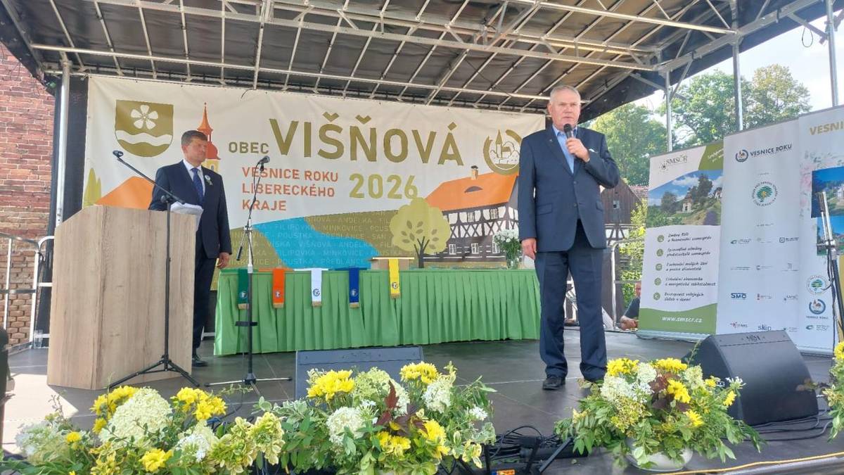 Jménem Spolku pro obnovu venkova ČR - vyhlašovatele soutěže Vesnice roku 2026, předával Eduard Kavala ocenění ve vítězné obci Višňová v Libereckém kraji.