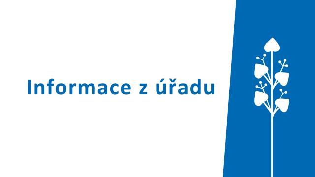 Dnes začalo kácení dřevin v okolí Lobkovického zámku, které byly z důvodu svého havarijního stavu vyhodnoceny jako nebezpečné. V dalších dnech proběhne úklid lokality a následně zde bude vysazena zeleň nová.