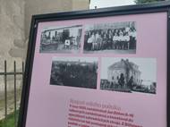 V blatenském rozáriu se návštěvníci díky informačním tabulím dozvědí spoustu věcí z historie šlechtění růží v tehdejším Československu. Foto: Irena Buřívalová, Ekonews