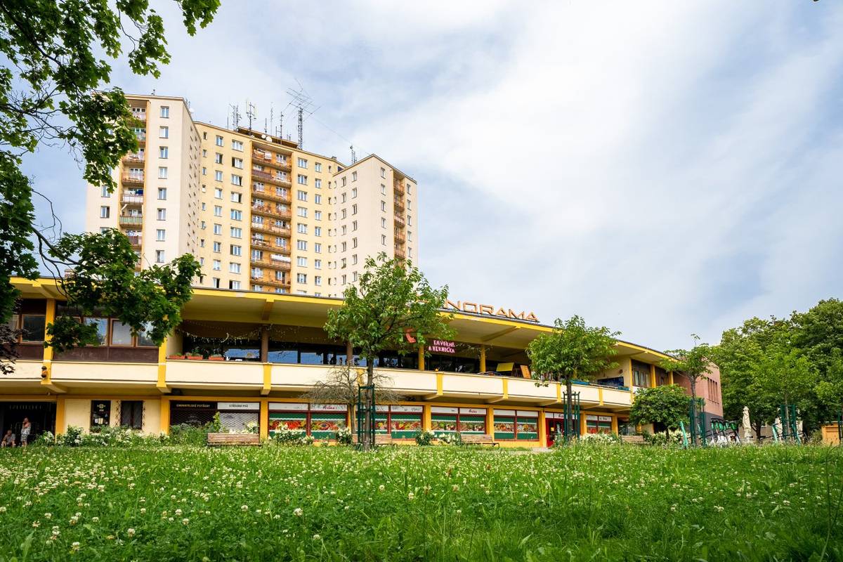 Městský obvod nabízí k pronájmu byt 1 + 1 na Havlíčkově náměstí. ✔ Byt je po rekonstrukci. 📝 Nabídky lze podávat do pátku 21. 8. 2026 do 12 hodin na podatelnu ÚMOb Poruba, Klimkovická 55/28, Ostrava-Poruba. 🔗 více informací 👉 https://1url.cz/VeUAq