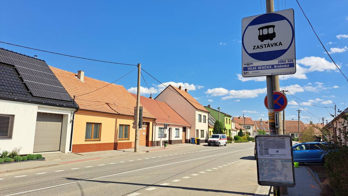 Upozorňujeme občany, že od 24. 8. - 31. 10. 2026, bude  z důvodu rekonstrukce vodovodního potrubí, zastávka "Velké Němčice, Brněnská" přesunuta na silnici směr Vranovice (ulice Vrchní) v blízkosti křižovatky se silnicí Židlochovice - Hustopeče u domu č. p. 83, resp. 277.