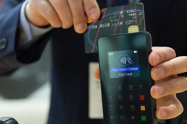 Připomínáme občanům Vítkova, že do 31. srpna je potřeba uhradit místní poplatky za svoz komunálního odpadu a psy.    Místní poplatek za psa:  Rodinný dům ve Vítkově a místní části - 300 Kč Ostatní objekty (např. byt) ve Vítkově a místní části - 1.200 Kč Držitel psa – senior nad 65 let - 200 Kč      Za druhého a každého dalšího psa téhož držitele se poplatek zvyšuje o 50 % ze stanovené sazby poplatku. Poplatek ze psů platí držitel psa a výše poplatku je určena dle trvalého bydliště držitele (dům či byt).     Místní poplatek za odpad:  Za osobu - 720 Kč Za chatu - 720 Kč Za nemovitost (dům nebo byt) bez osoby s trvalým bydlištěm - 720 Kč      Číslo účtu města: 19-1323821/0100 (Komerční banka) Variabilní symbol zůstává stejný jako v loňském roce