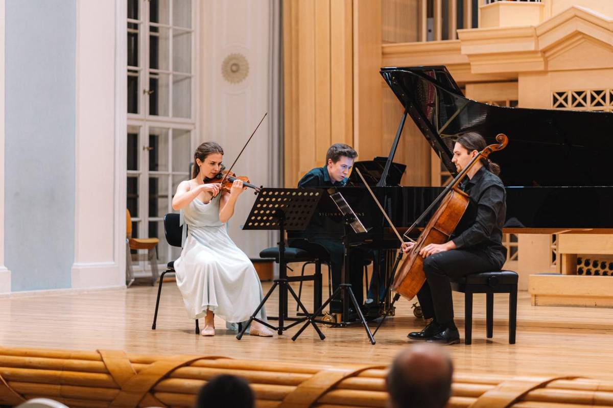 Pontes per Musicam