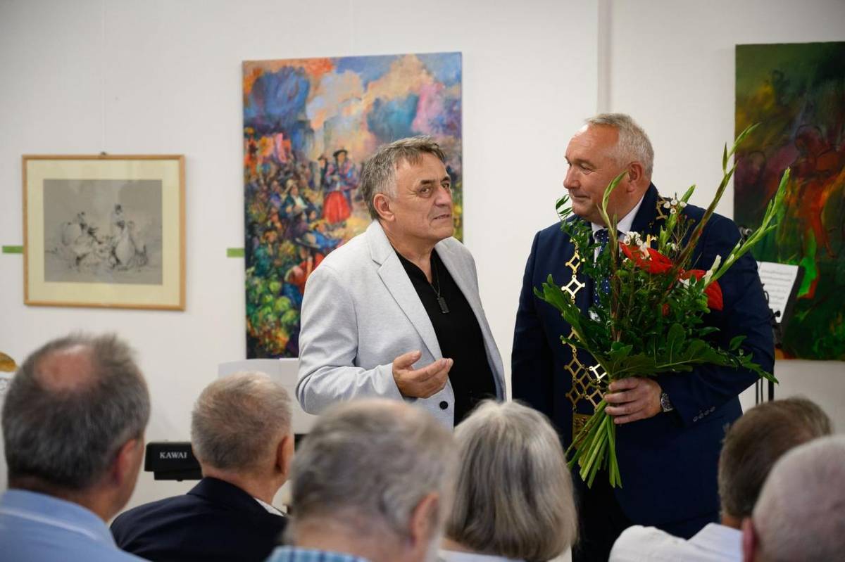 V Galérii Peter Mária v Turzovke sa 14. augusta 2026 uskutočnila vernisáž výstavy „Umenie poznania“. Predstavila maliarsku tvorbu Štefana Kocku, uznávaného reštaurátora, ktorého vlastné obrazy vyrastajú z úcty k detailu, farbe a ľudskému príbehu.
