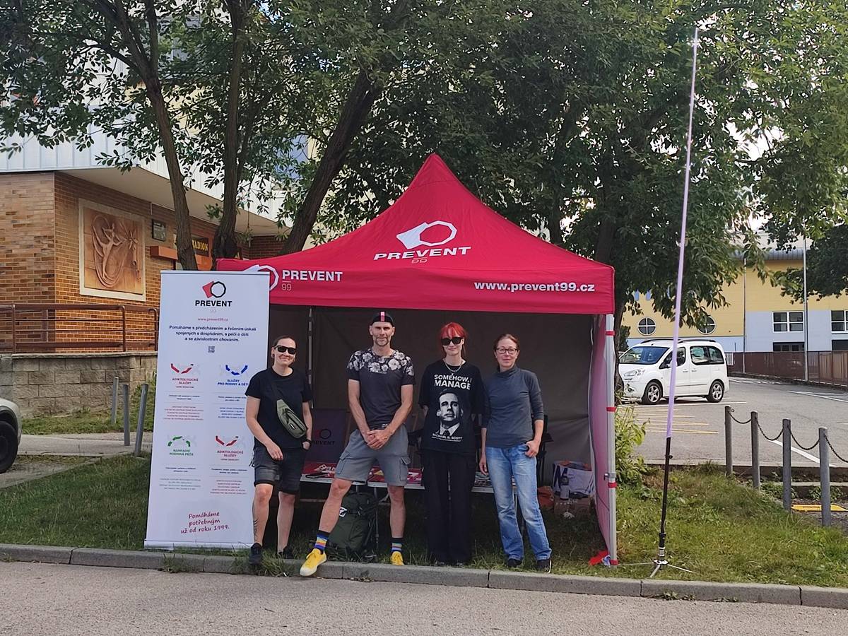 Nezisková organizace PREVENT 99 nabídne široké veřejnosti bezplatné a anonymní testování na žloutenku typu B a C, HIV i syfilis. Lidé mohou přijít bez objednání. Speciální sanitka bude přistavena ve čtvrtek 3.9. od 13 do 17 hodin na parkovišti sv. Florián v Jindřichově Hradci.