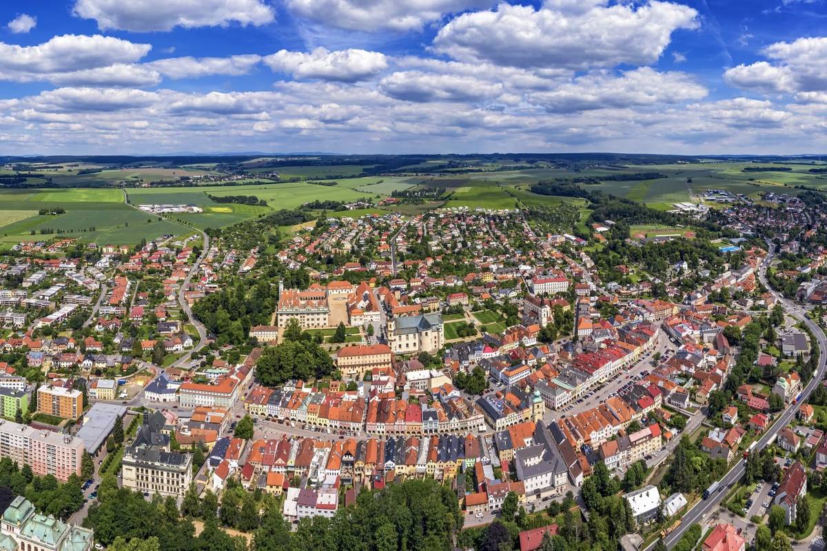 Které místo v Pardubickém kraji je vaše srdcová záležitost? Náš kraj ukrývá nespočet architektonických i přírodních skvostů. Hlasujte v anketě o Nejoblíbenější místo kraje, podpořte svého favorita a pomozte nám vybrat lokalitu, na kterou můžeme být všichni hrdí. Vyplnění zabere jen minutu! 👉 Hlasujte zde: www.munipolis.cz/app/anketa/nejoblibenejsi-misto-v-kraji