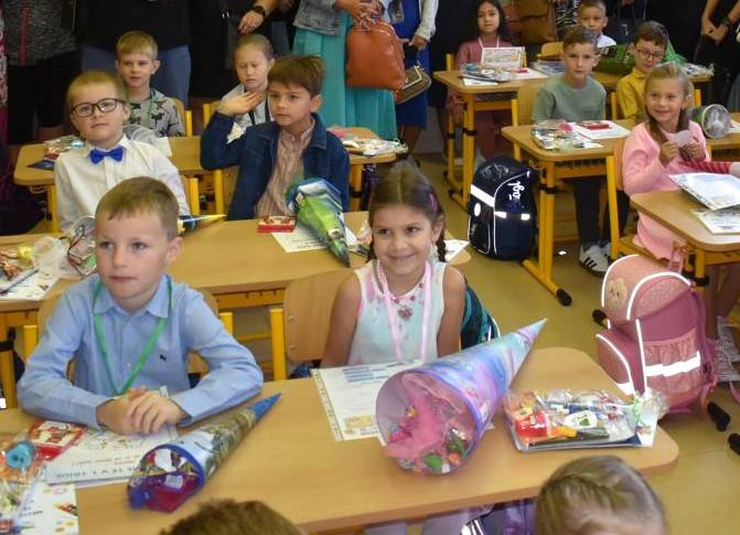 Do pěti žateckých základních škol půjde v září úplně poprvé celkem 306 dětí, což je přibližně stejný počet jako v loňském roce. Údaj zahrnuje nejen prvňáčky, ale také děti, které nastupují do přípravných tříd na ZŠ a MŠ Dvořákova. Do mateřských škol má přijít 210 nových dětí.