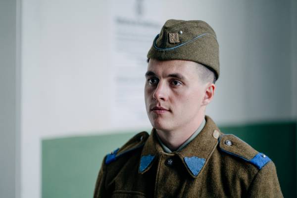 30.08.26 20.00  Dokudrama Osamělý vlk sleduje život a bojové osudy stíhače RAF Josefa Františka. Režisér Ondřej Veverka představí divákům příběh letce, který se proslavil v řadách 303. polské stíhací perutě RAF během letecké bitvy o Británii. Příběh přiblíží Josefa Františka nejen jako letecké eso s osmnácti sestřely během bitvy o Británii, ale...