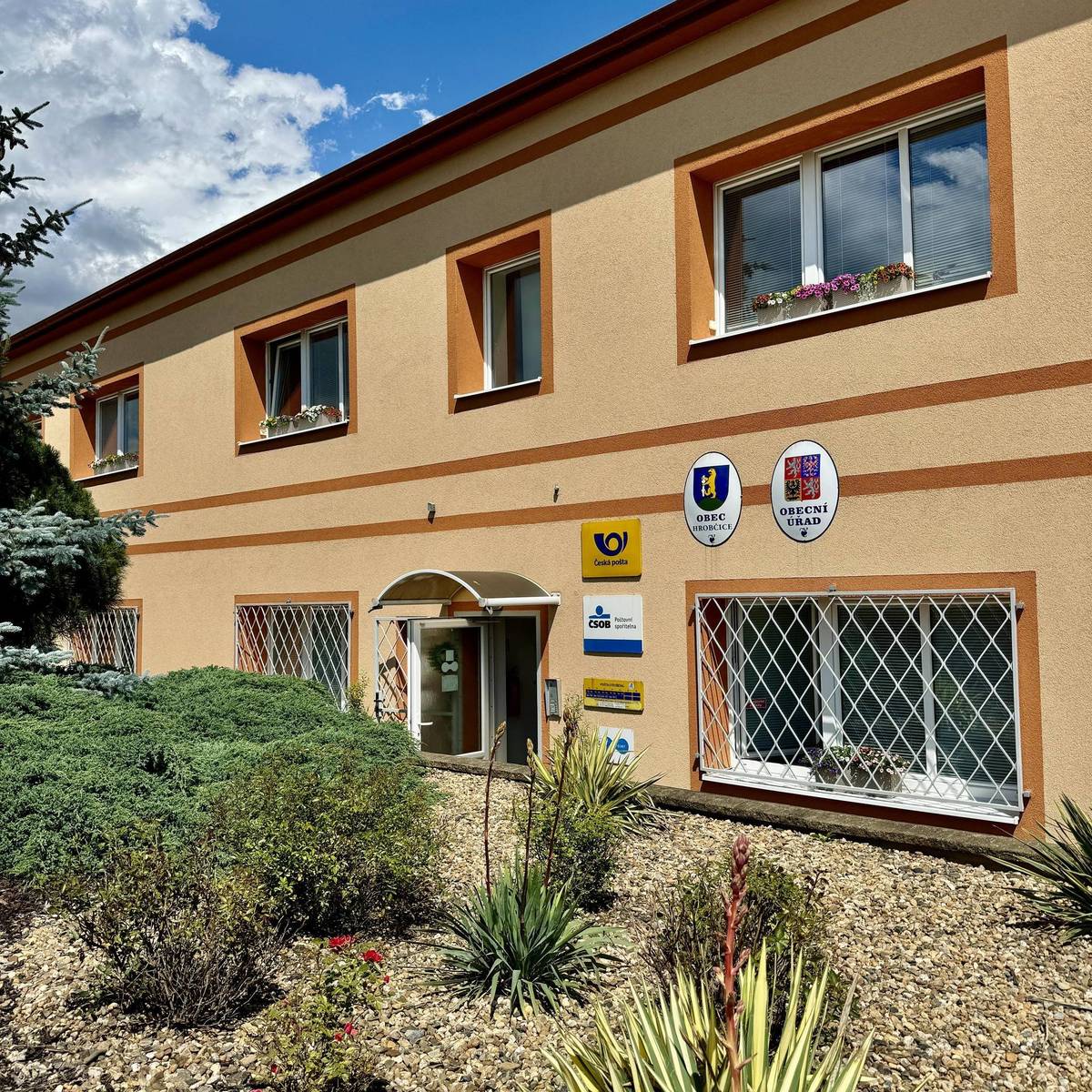 Vážení občané, ve středu 02.09.2026 bude Pošta Hrobčice otevřena  od 07:30 do 11:00 a od 14:00 do 17:00h. Děkujeme za pochopení.