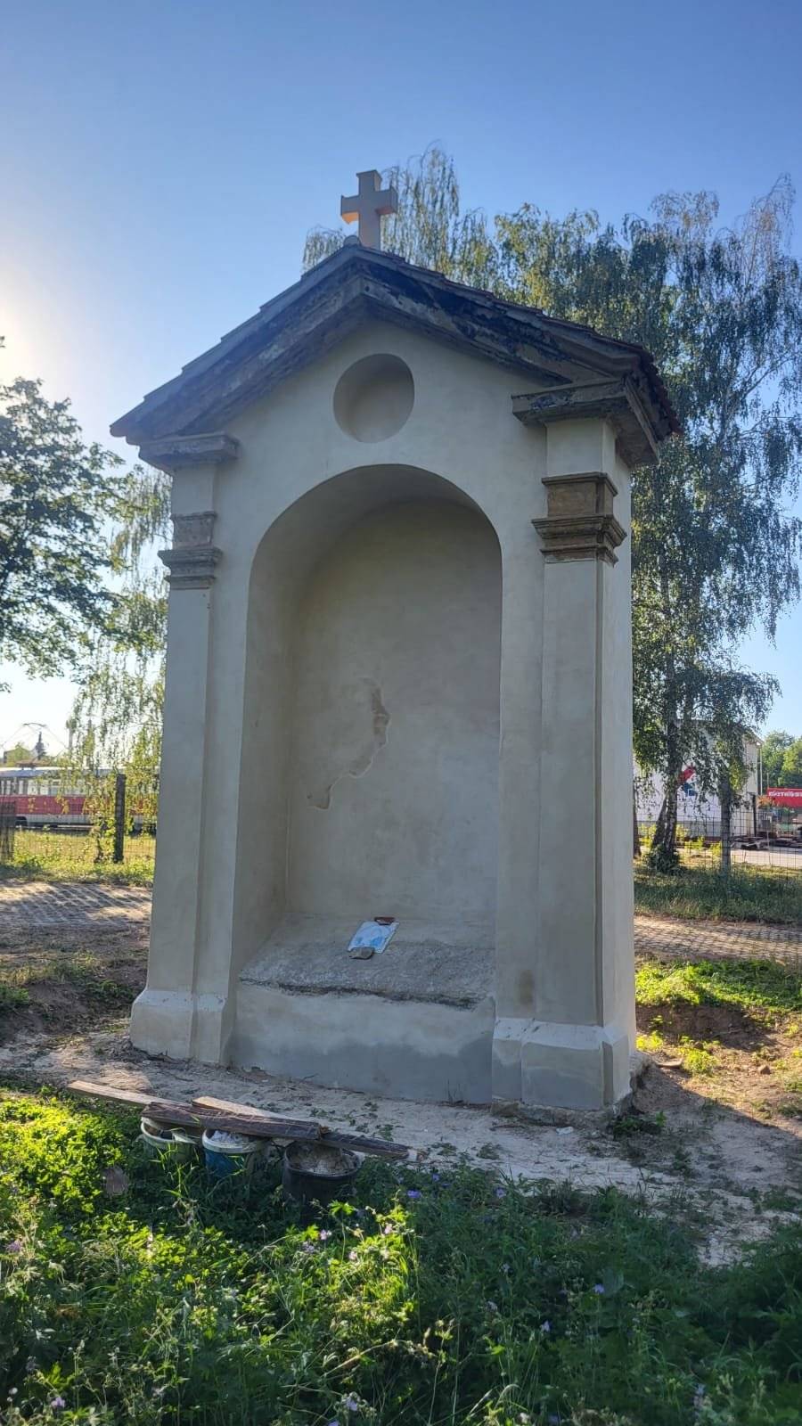 V neděli 6. 9. 2026 ve 13.30 slavnostně převezmeme opravenou kapli Svatováclavské cesty (č. 28 – Hradopražskou) u Cukrovarského rybníka. Společnou modlitbou nás provede nový administrátor vinořské farnosti Mons. ThDr. Jan Balík, kanovník sídelní kapituly u Sv. Víta na Pražském hradě, emeritní generální vikář pražské arcidiecéze. Na slavnostní přípitek si dovolujeme pozvat všechny všechny vinořské sousedy. Jan Červenka, radní
