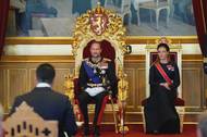 Norský král Haakon a korunní princezna Ingrid Alexandra během slavnostního skládání přísahy věrnosti ústavě v norském parlamentu