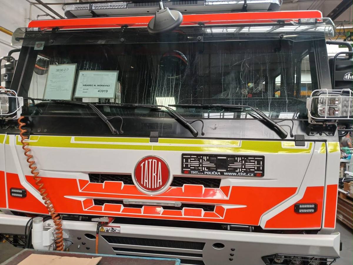 Máme skvělou zprávu! Výrobce THT Polička nám tento týden potvrdil, že nová cisternová automobilová stříkačka CAS 20 - TATRA T815-7 4x4.2 pro naše dobrovolné hasiče z Hradce nad Moravicí dorazí mnohem dříve, než se plánovalo.