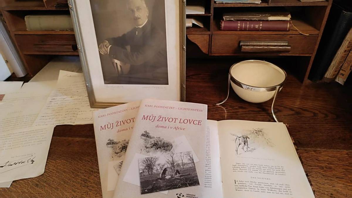 Pozoruhodné svědectví o životě, cestách a loveckých výpravách evropské šlechty na počátku 20. století nabízí český překlad knihy Mein Leben als Jäger in Heimat und Afrika (Můj život lovce doma a v Africe) Karla Podstatského z Lichtenštejna.