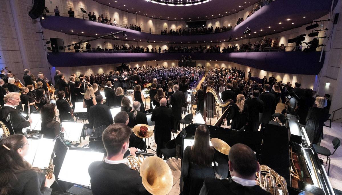 Zlín – Novou 81. koncertní sezonu Filharmonie Bohuslava Martinů tradičně otevře festival Harmonia Moraviae. Jeho 24. ročník se uskuteční od 24. září do 19. listopadu 2026 a během devíti koncertních večerů nabídne posluchačům mimořádná setkání se špičkovými českými i zahraničními umělci. Tématem je návrat ke kořenům.