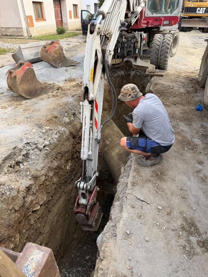 Výstavba splaškové kanalizace ve Štarnově se posouvá k další etapě.