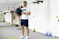 Jak to tedy dělat správně? Nejde o nic složitého, jen je potřeba se před každým ohnutím zastavit, zamyslet a připomenout si, jak na to.