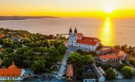 Benediktinský klášter Tihanského opatství u Balatonu